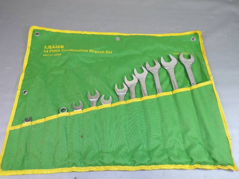 lot 21 image: Combination Wrench Set