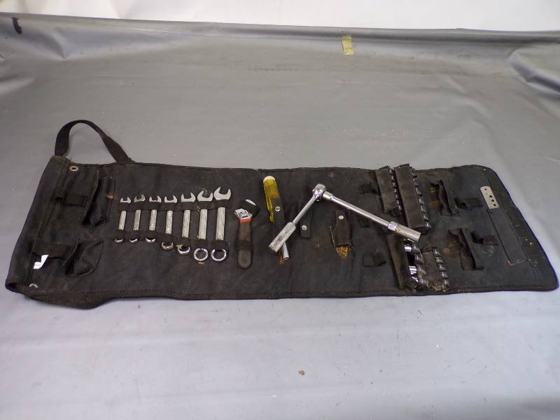 lot 24 image: Ratchet Socket Wrench and Tools with case