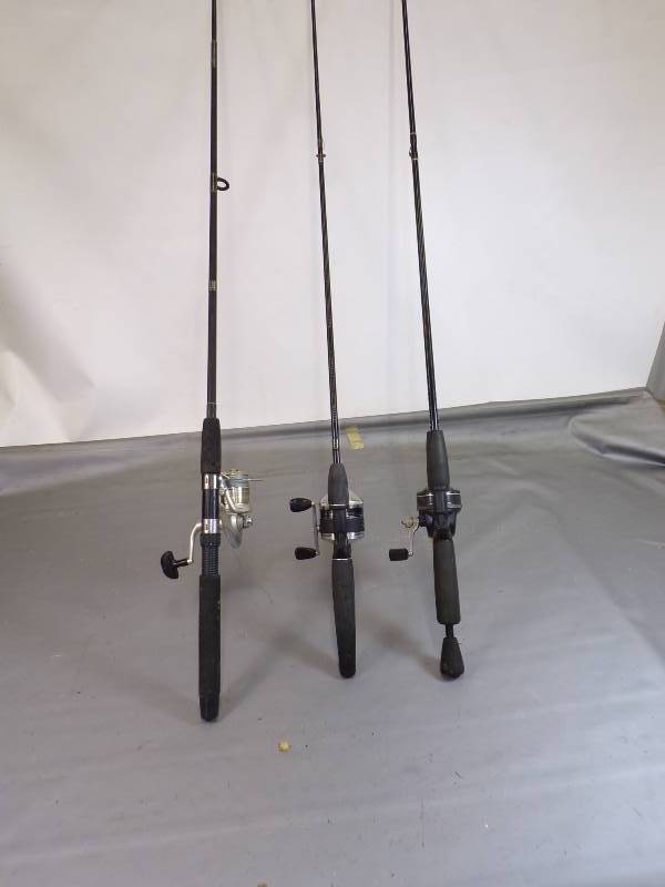 lot 25 image: 3 Rods and Reels
