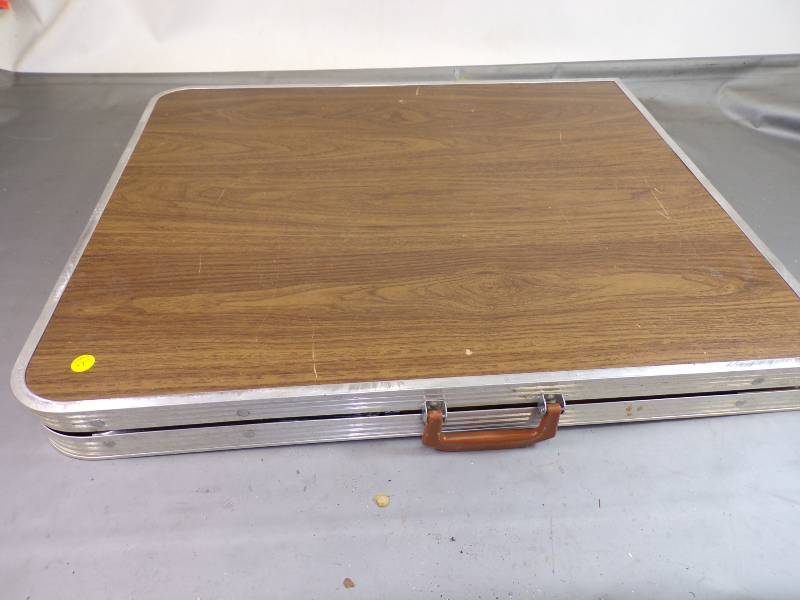 lot 38 image: Portable Folding Table