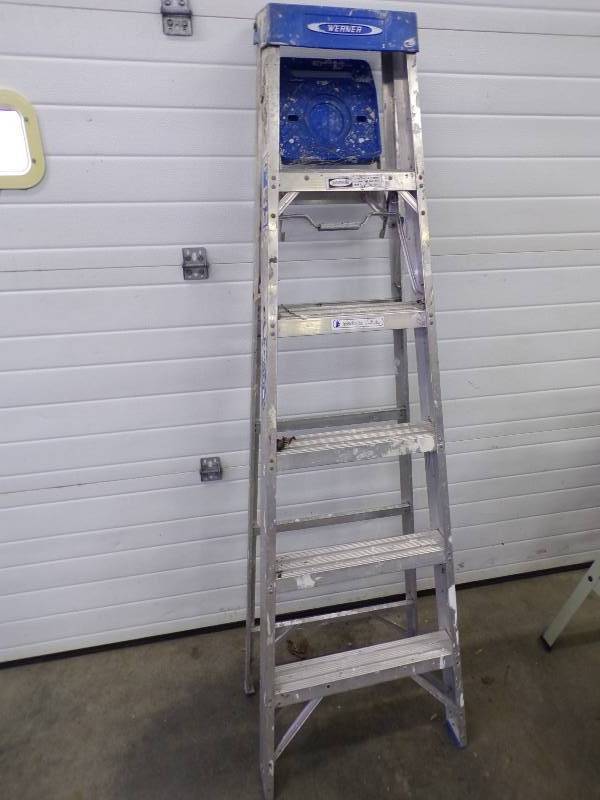 lot 45 image: Aluminum 6 Step Ladder