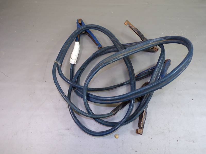 lot 47 image: Pair of Jumper Cables
