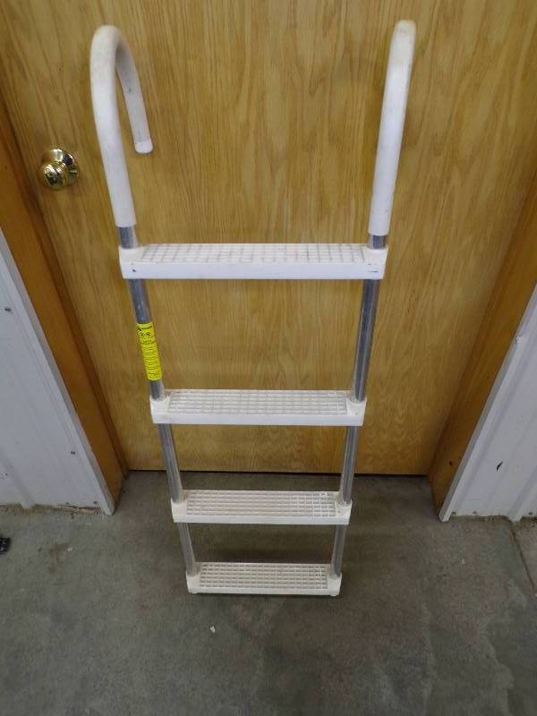 lot 61 image: 4 Step Boat Ladder