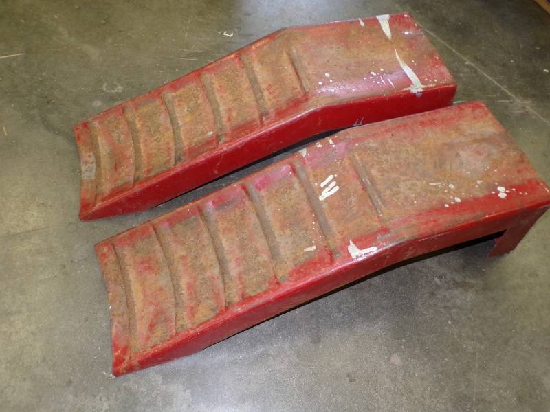 lot 75 image: Pair of Car Ramps