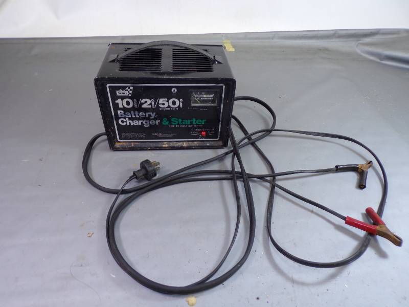 lot 86 image: Battery Charger