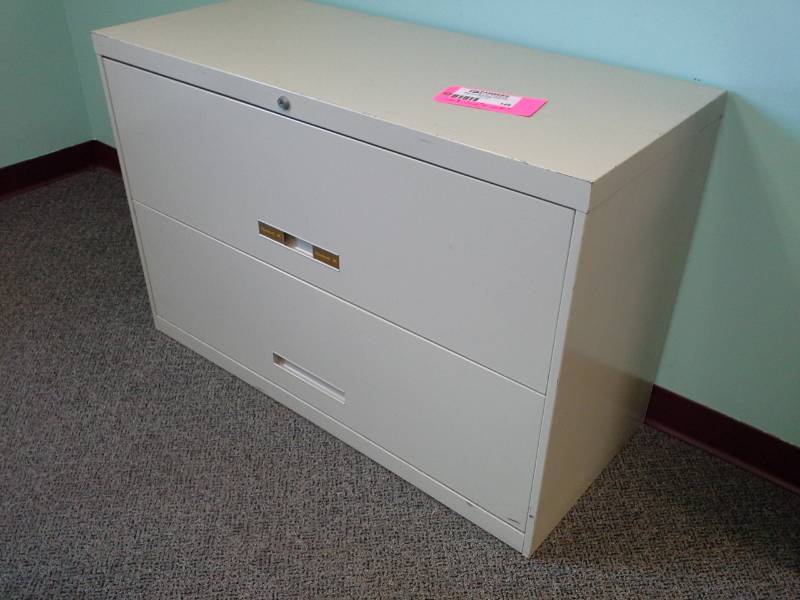 lot 148 image: Metal Lateral File Cabinet with 2-Locking Drawers