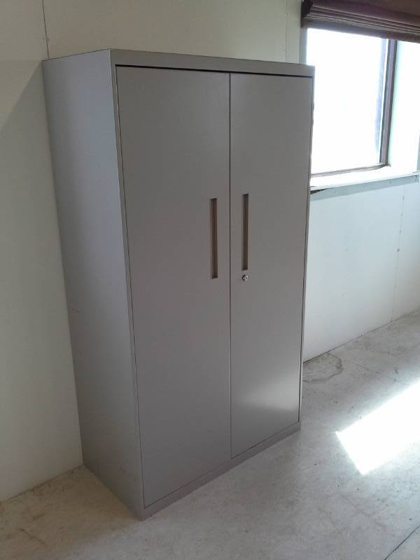 lot 162 image: Metal Office Supply Cabinet with 2-Doors, 2-Shelves