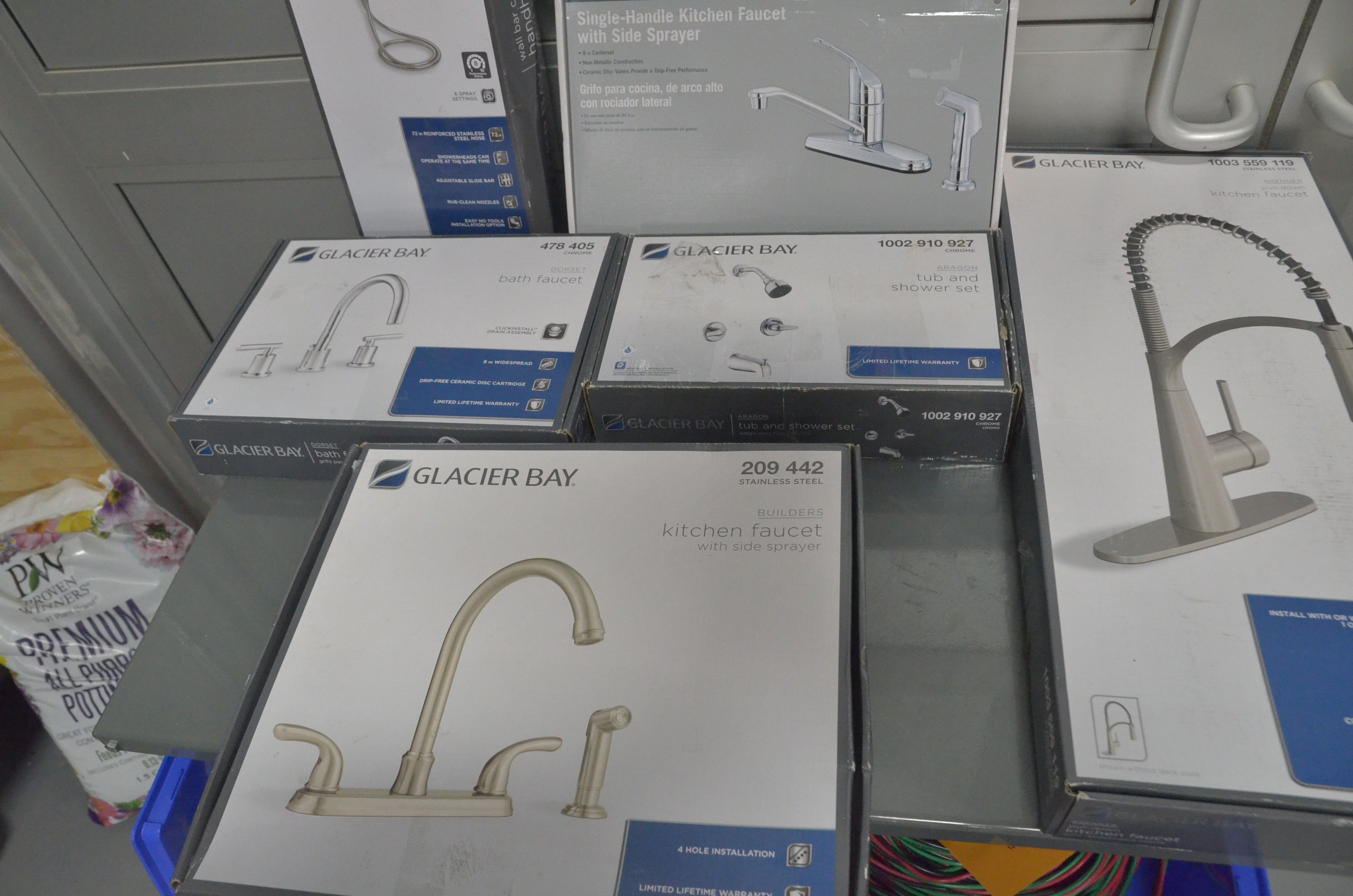 lot 37 image: Lot of 7 salvage Faucets. Likely Missing parts, or not working.
