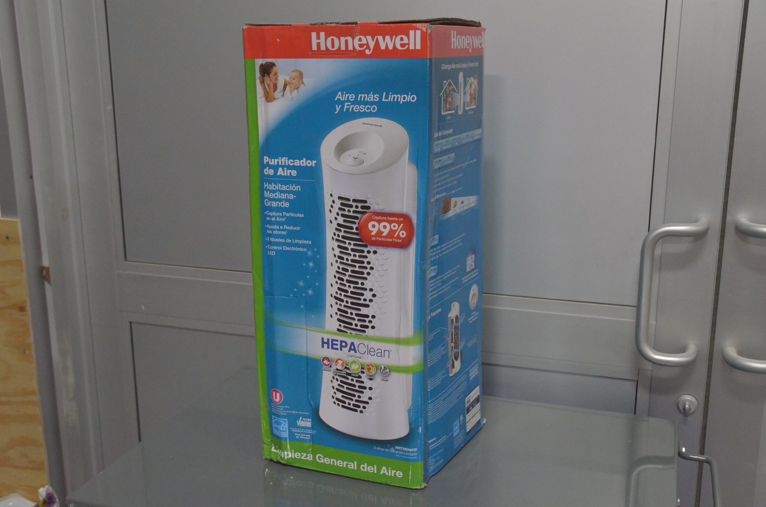 lot 44 image: HEPA Clean Tower Air Purifier