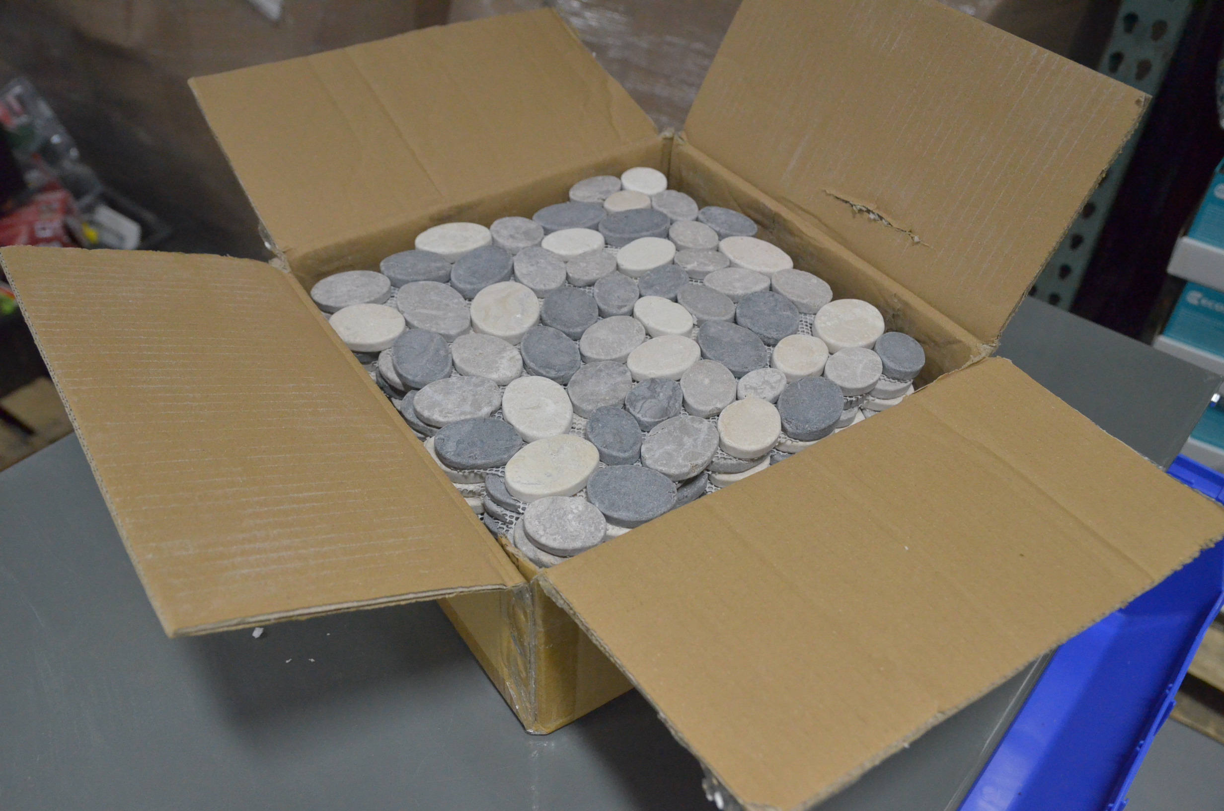 lot 63 image: 11 pack Cruz Bay Pebble Marble Tile WhiteSterlingGrey 11-12 in x 11-12 in x 9.5mm Mesh-Mounted Mosaic Tile (10.12 sq. ft.  case)