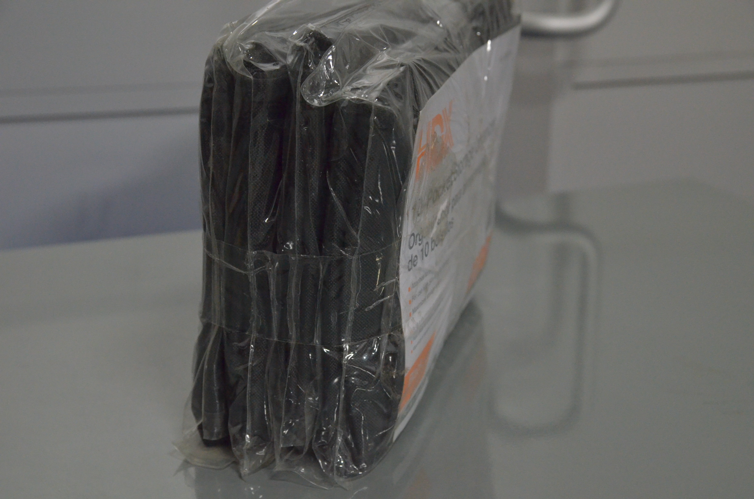 lot 64 image: 4- pack HDX fabric holder for wire shelving hanging organize4