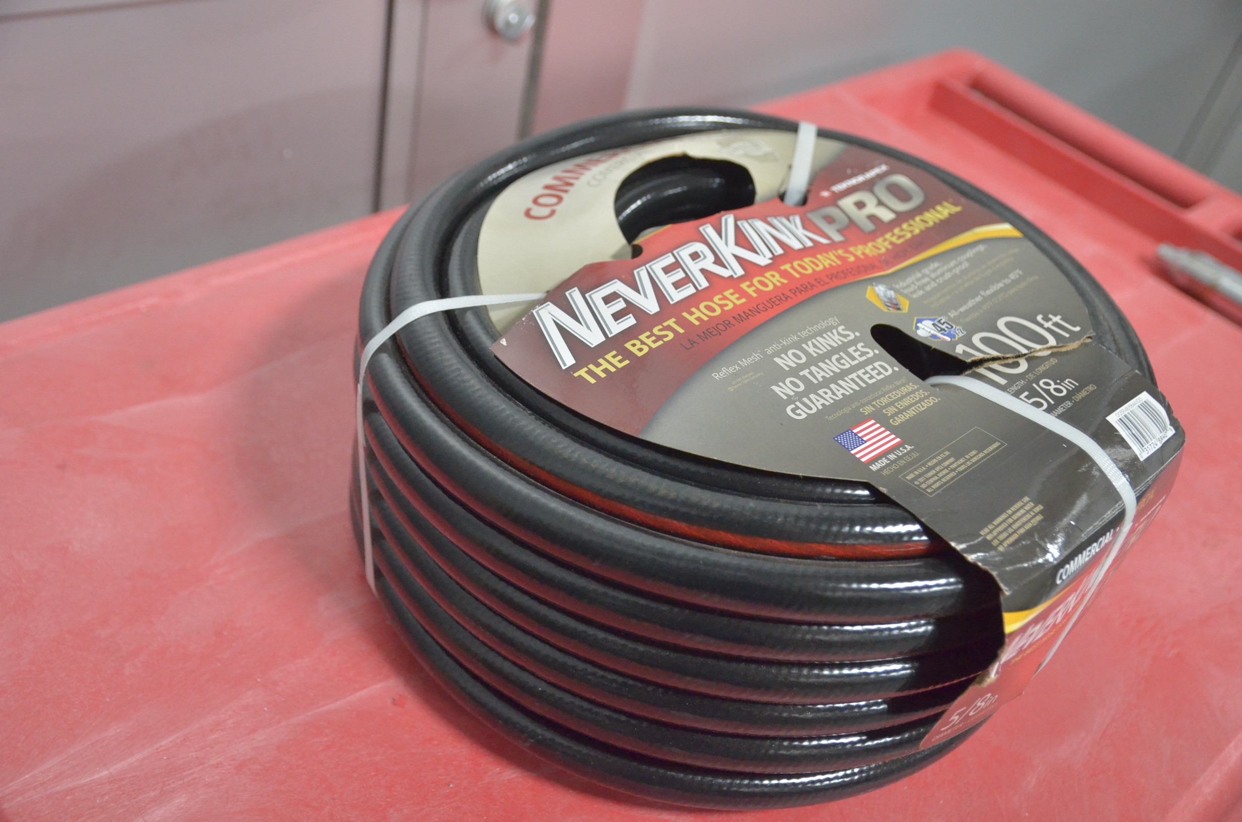 lot 98 image: neverkink Pro 58 in. Dia x 100 ft. Commercial Duty Water Hose