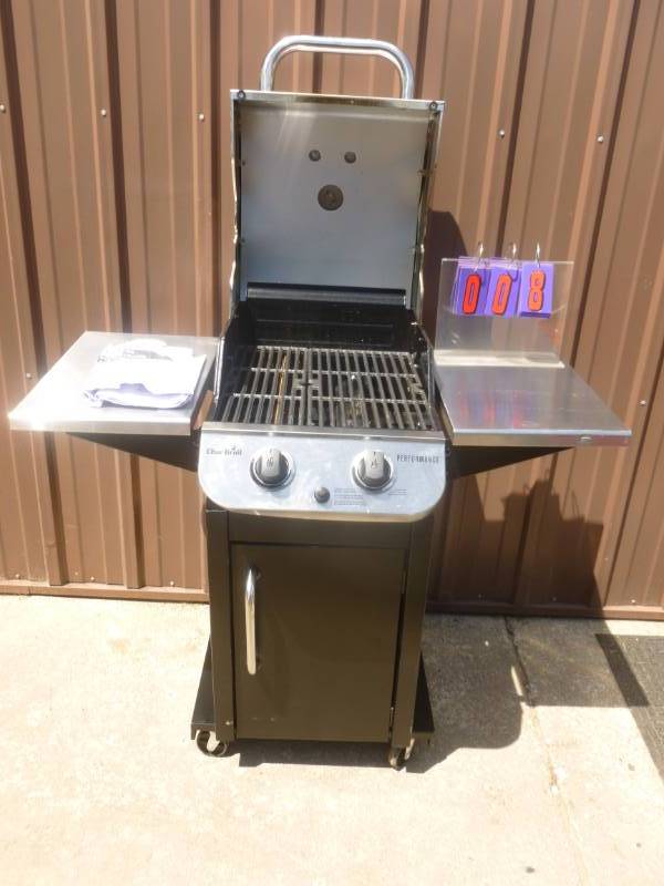 lot 8 image: Charbroil 2 Burner LP Gas Grill