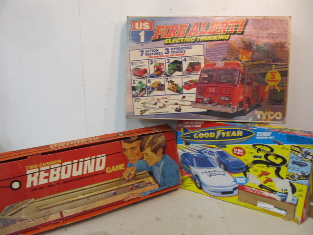 lot 10 image: Group of Vintage Toys Slot Cars Racing Sets etc.