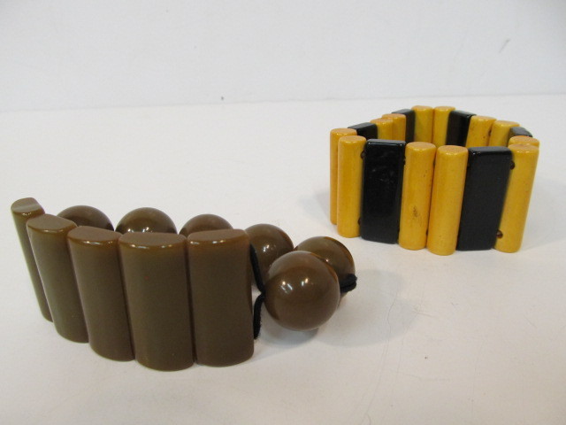 lot 25 image: Pair of Vintage Bakelite Stretch Bracelets