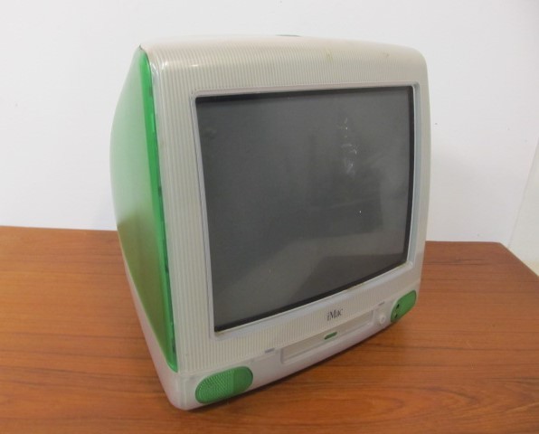 lot 57 image: Retro 90s Green Apple iMac Computer