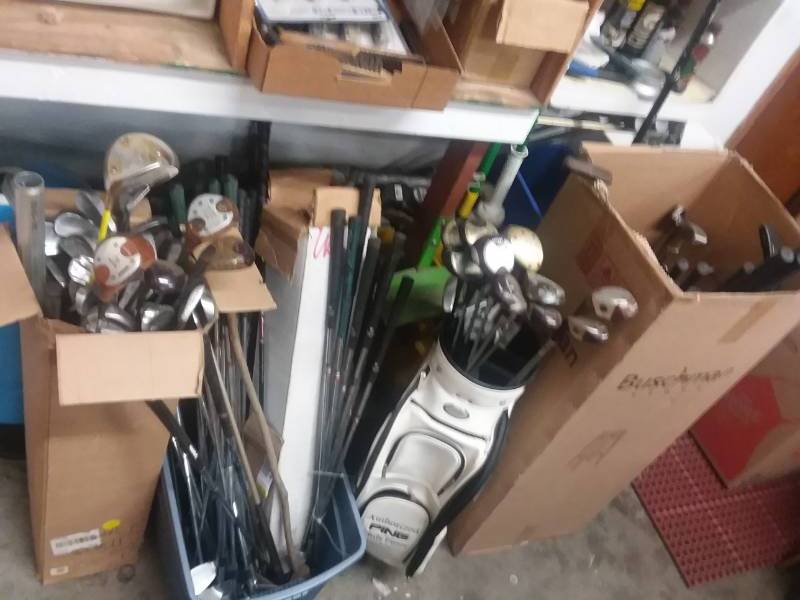 lot 61 image: LARGE Lot of Assorted Golf Clubs