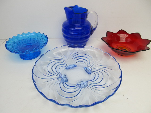 lot 84 image: Group of Vintage Colorful Glass Serving Pieces