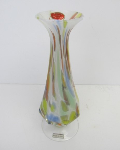 lot 85 image: 9.5 Italian MURANO Art Glass Vase