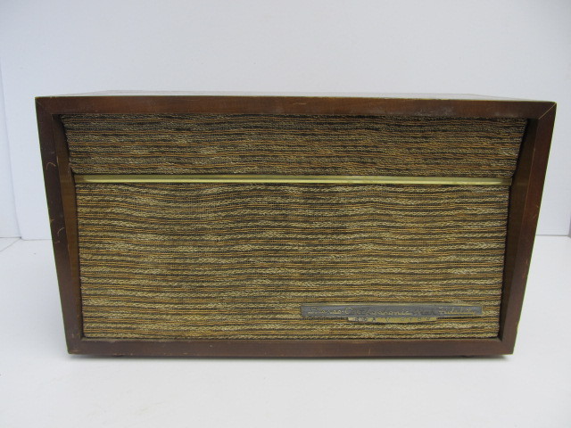 lot 90 image: Vintage RCA-VICTOR Stereo Orthophonic Hi-Fi Speaker