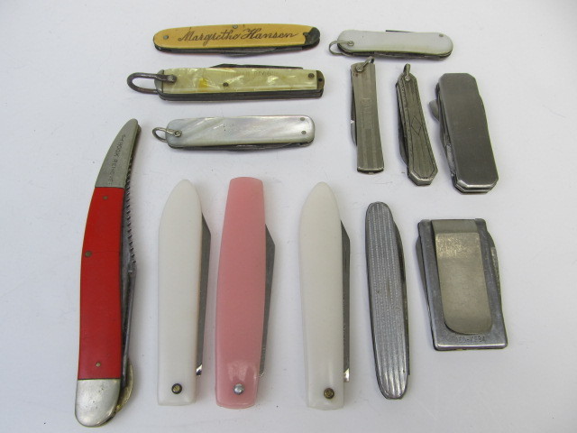 lot 108 image: Group of Vintage Pocket Knives