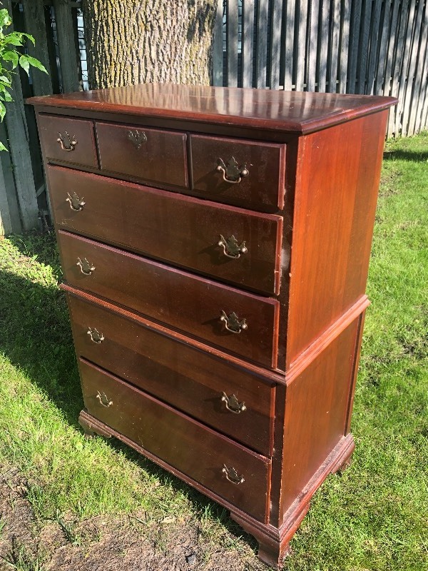 lot 69 image: Vintage Solid Mahogany Chest of Drawers by HUNGERFORD 