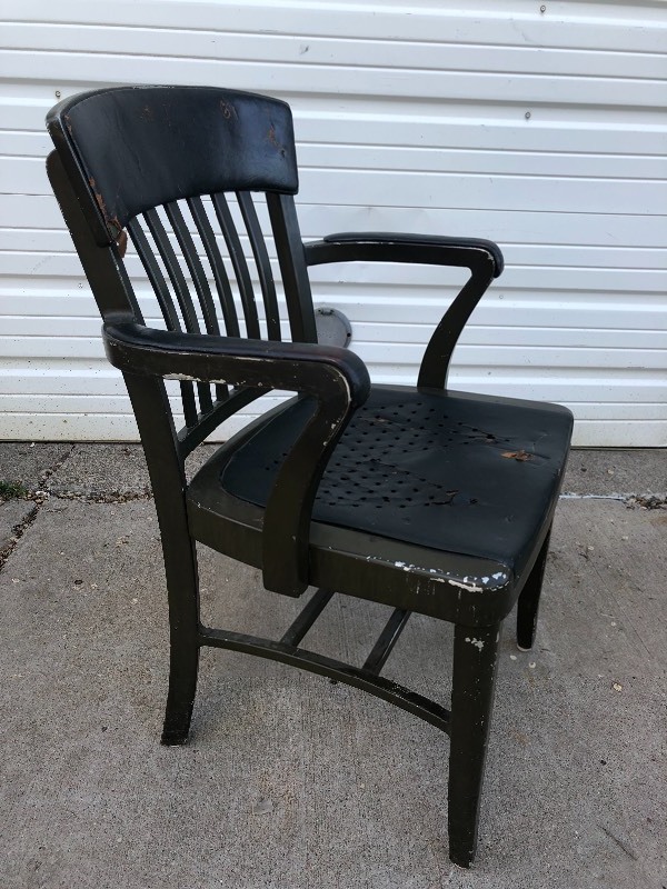 lot 165 image: Old Vintage Military Green Tubular Metal Industrial Armchair