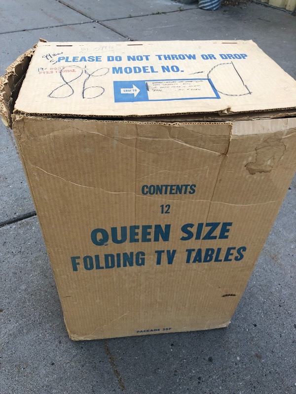 lot 172 image: Set of 6 Vintage Metal Tray Tables wBox