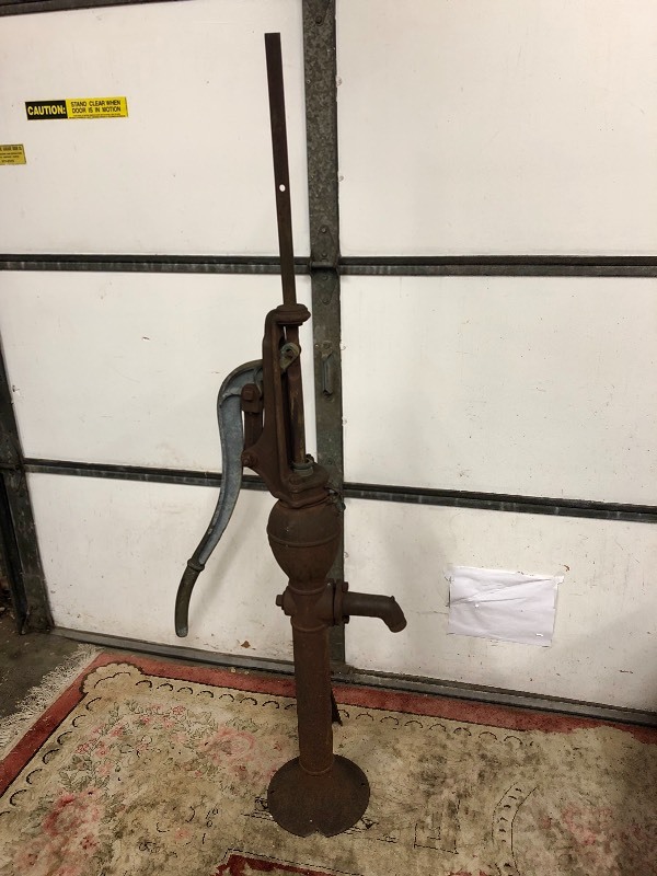 lot 167 image: Large Antique Cast Iron Water Pump