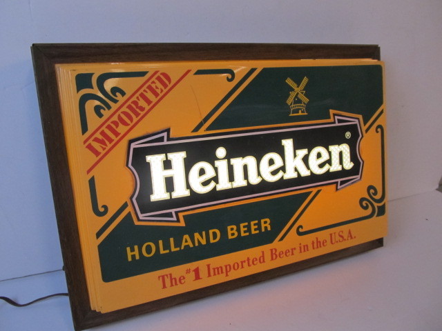 lot 177 image: Vintage HEINEKEN Lighted Beer Sign