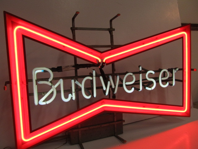 lot 186 image: Original Vintage 1950s-60s BUDWEISER Bowtie Neon Sign