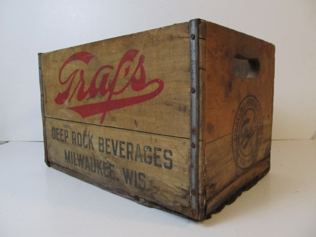 lot 201 image: Vintage 1940s GRAFS Advertising Soda Crate