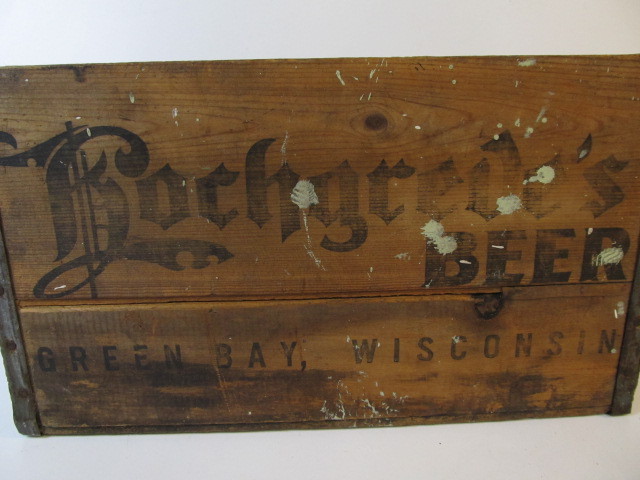 lot 204 image: Old Vintage KOCHGREVE Advertising Beer Crate - Green Bay, Wisconsin