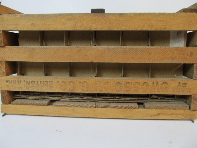 lot 206 image: Antique Primitive Humpty Dumpty Egg Crate wLid