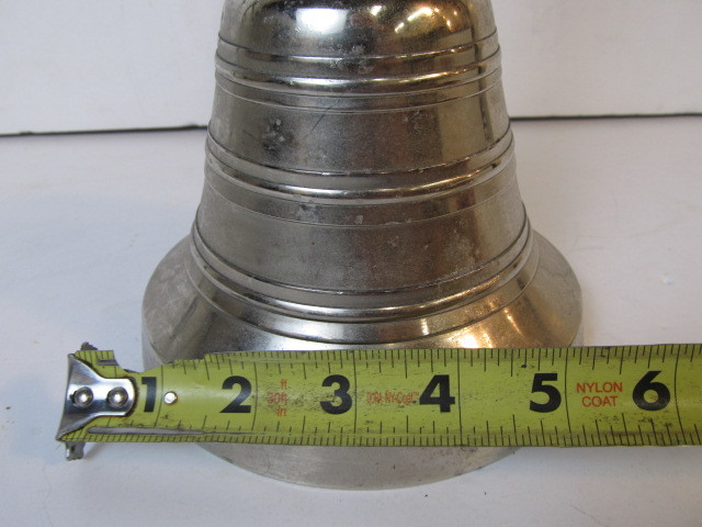 lot 228 image: Large Vintage School Bell