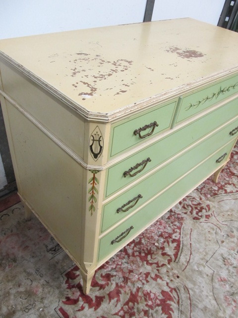 lot 5 image: Vintage 2-toned Painted Dresser by The Northern Furniture Company