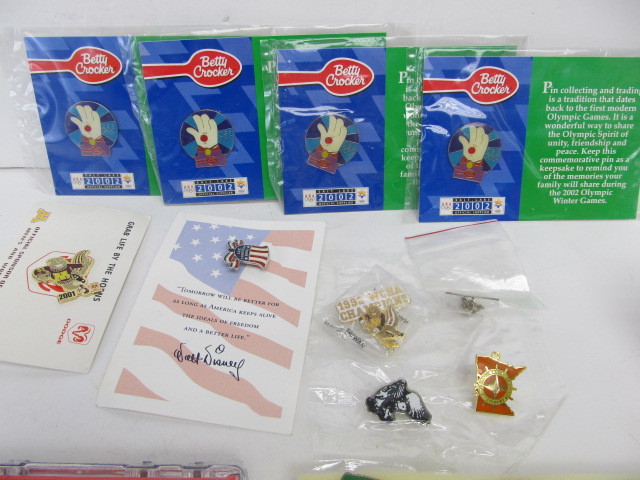 lot 270 image: Collection of Assorted Pins