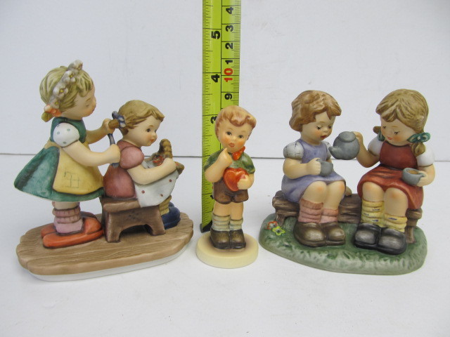 lot 277 image: Group of HummelGoebel Figurines