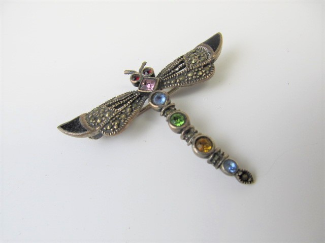 lot 280 image: Vintage Sterling Silver & Gemstone Dragonfly Brooch
