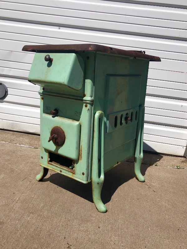 lot 67 image: Antique Cast Iron Green Enamel Stove