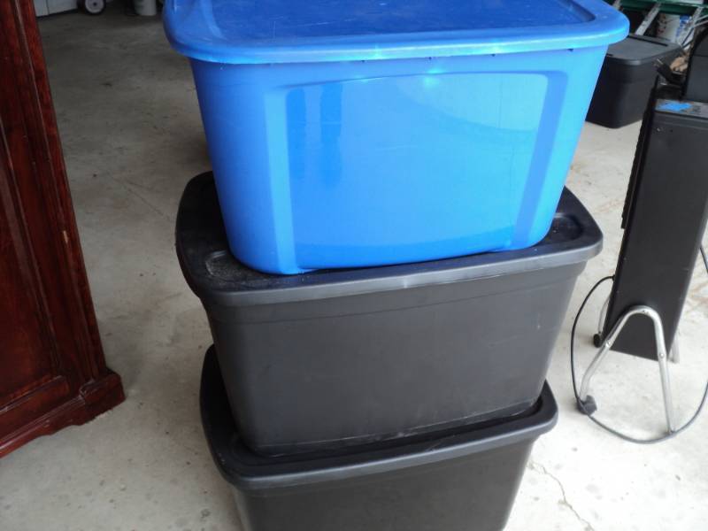lot 6 image: 2 - 20 Gallon  and 1 - 18 Gallon To...