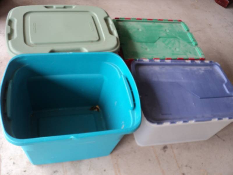 lot 7 image: 4 Totes- 3 with Covers...