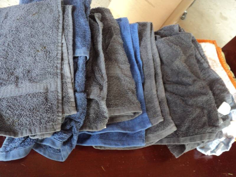 lot 14 image: 43 Hand Towels and 9 Wash Clothes...