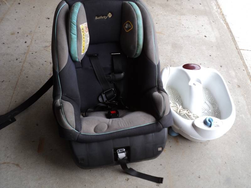 lot 18 image: Foot Bath and Car Seat...