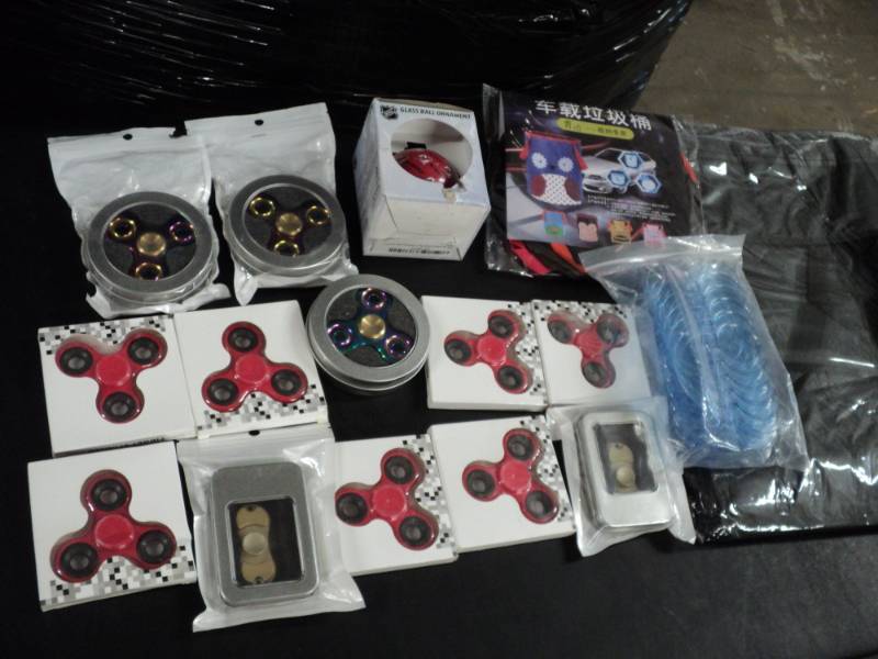lot 58 image: Fitbit Spinners and more...