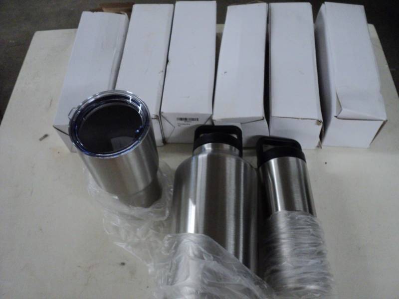 lot 72 image: 9 Thermos...