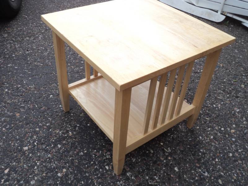 lot 81 image: Maple End Table 20 sq. x 19...