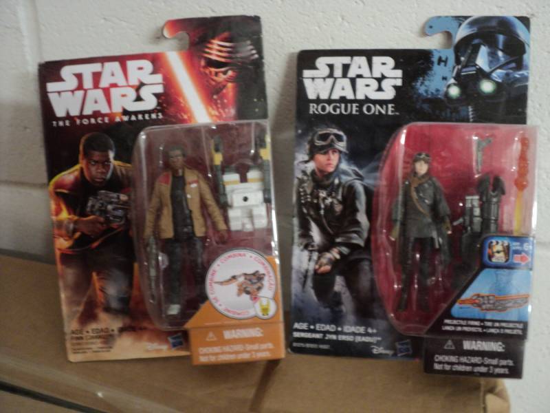 lot 143 image: Set of 2 Star Wars...