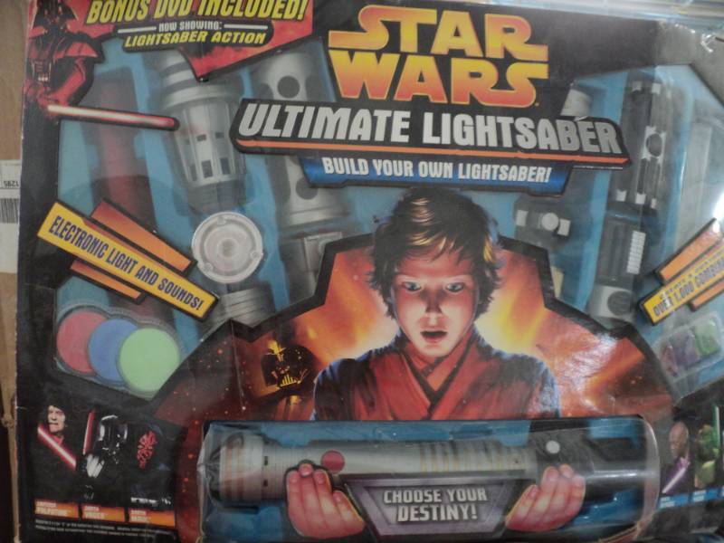 lot 150 image: Star Wars Ultimate Lightsaber...