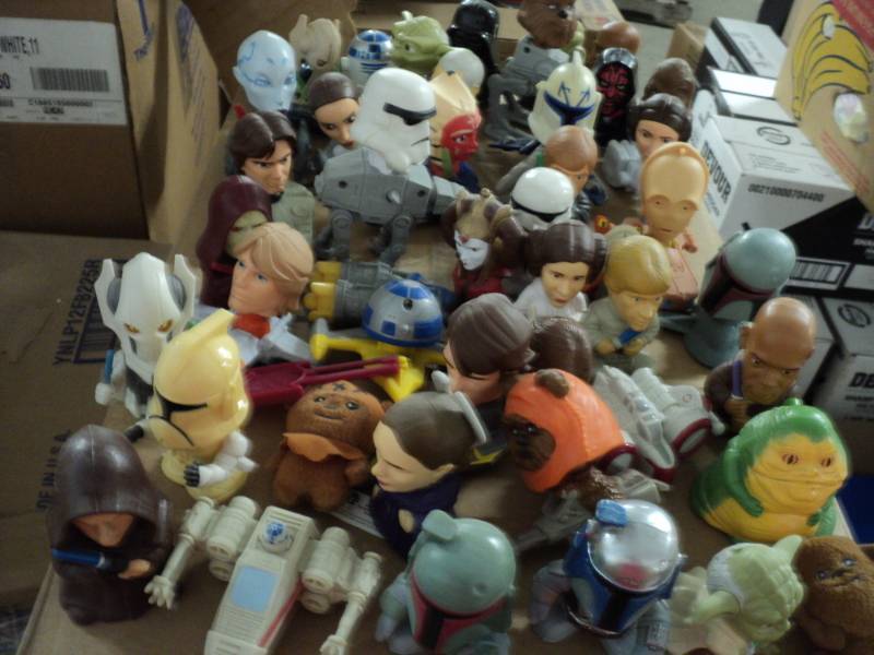 lot 162 image: Plastic and Cloth Figure Collectibl...